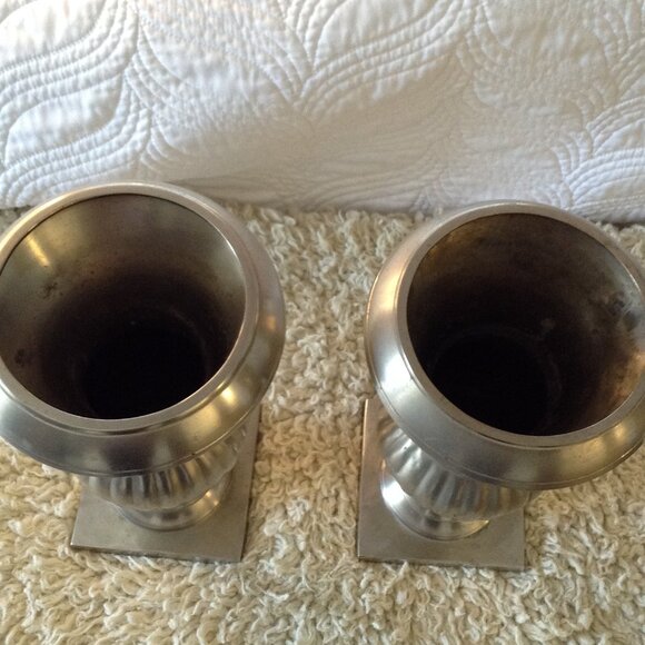 VTG 2 Urns/Planters decorative, Metal Urns/Vases Cast/Spun Aluminum, Gothic chic - Picture 2 of 5